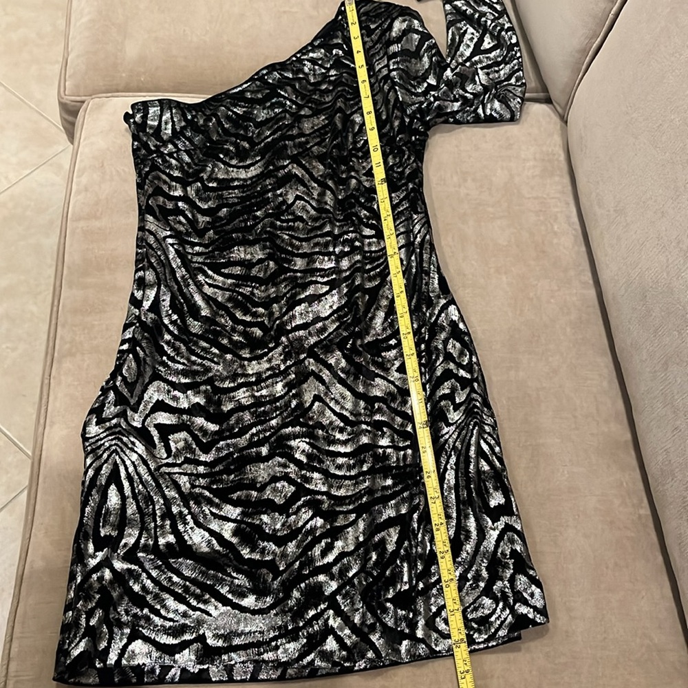 AllSaints Deri Zebra Black and Silver One Shoulder Dress Size 6 New NWT - Picture 11 of 11